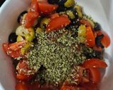 Foto del paso 2 de la receta: Pollo con pesto de rúcula y ensalada de cherry
