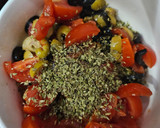 Foto del paso 2 de la receta: Pollo con pesto de rúcula y ensalada de cherry