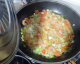 Foto del paso 4 de la receta: Arroz con gambas y kalé siberiano
