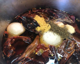 Foto del paso 3 de la receta: Nopalitos en Salsa de Chile Colorado a la Sonorense