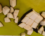 Foto del paso 3 de la receta: Salteado de pollo con calabacín, berenjena y zanahorias al curry