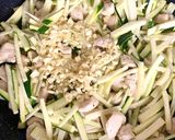 Cukkinis kukoricás csirkés tejszínes tészta recept fázis 3 fotója
