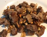 Foto langkah ke 4 dari resep Garlic Beef Butter Empuk using non wagyu.