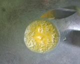 Foto langkah ke 3 dari resep Egg rice butter.