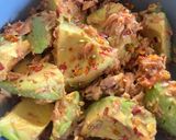 A picture of step 3 of Tuna avocado "Goma-ae" salad.