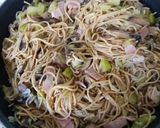 Foto del paso 4 de la receta: Espaguetis integrales con calabacín y champiñón