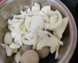 उकडलेल्या अंड्यांपासून अंडा भुर्जी (Anda Bhurji Recipe In Marathi) रेसिपी स्टेप 1 फोटो 