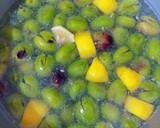Foto del paso 3 de la receta: Aceitunas gordales en un aliño de hierbas aromáticas infusionada