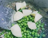A picture of step 7 of Matar pulao.