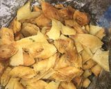 Foto langkah ke 3 dari resep Kulit lumpia goreng bumbu barbeque.