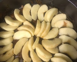 Foto del paso 2 de la receta: Torta invertida de manzanas