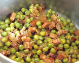 Foto del paso 1 de la receta: Alitas de pollo guisadas en salsa de azafrán con guisantes al jamón