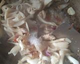 Foto langkah ke 4 dari resep Cah sawi jamur.