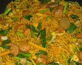 Foto langkah ke 6 dari resep Mie Goreng Spesial Keluarga Kami.