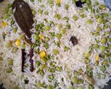 A picture of step 4 of Mater pulao (peas rice).