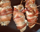 Foto del paso 3 de la receta: Pechugas rellenas de Philadelphia con tocino