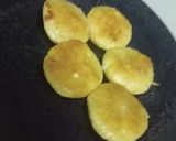 A picture of step 4 of White Peas Ragda Patties.