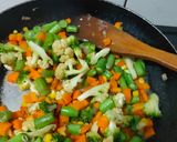 Foto langkah ke 5 dari resep Tumis Pelangi.