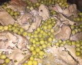 Foto del paso 3 de la receta: Cerdo a la arveja