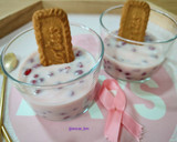 Foto del paso 4 de la receta: Vasitos de yogur de fresa con granada al ron