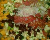 Foto del paso 2 de la receta: Sopa de verduras picadas con pollo