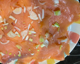 Foto del paso 1 de la receta: Tartar de salmón con aguacate aliñado