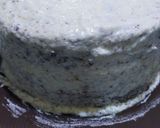 Foto langkah ke 6 dari resep Red Velvet Birthday Cake.