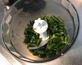 Une image de l'étape 3 de Purée de piments indiens à l'ail fumé, coriandre et citron.
