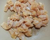 Foto del passaggio 2 della ricetta Pollo alle mandorle