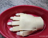 Foto del paso 7 de la receta: La mano de zombie