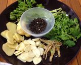 รูปขั้นตอนการทำที่ 1 ของ กุ้งอบวุ้นเส้น สูตรหม้อหุงข้าว