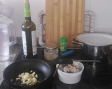 Foto del paso 1 de la receta: Almejas en salsa con mariscada