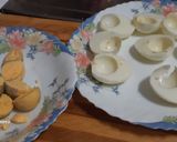 Foto del paso 2 de la receta: Huevos rellenos de trucha ahumada