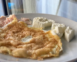 Foto del paso 4 de la receta: Tortilla francesa BLW con queso y pavo