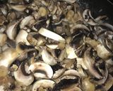Foto del paso 3 de la receta: Lomo de cerdo con crema de champiñones