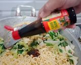 Foto langkah ke 4 dari resep Mie Goreng Superior.