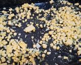Foto del paso 2 de la receta: Bifes de pollo sobre vegetales anillados
