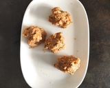 Foto del passaggio 9 della ricetta Polpette di Fagioli Coco con Pesto di Sedano