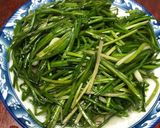 蒜香炒水蓮的食譜步驟2照片