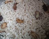 Foto del paso 4 de la receta: Arroz blanco al ajo y laurel