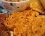 A picture of step 5 of Moto patlo pakora.