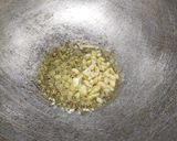 A picture of step 2 of Baingan Bhaji.