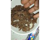 A picture of step 2 of Noreos milkshake.