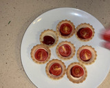 Foto del paso 2 de la receta: Tartaletas de huevo de codorniz, espárrago y cherry
