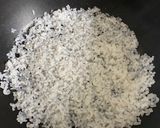 A picture of step 2 of Fried konjac rice.