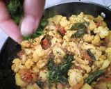 A picture of step 7 of Aloo Gobhi Sabzi.