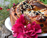 Foto del paso 6 de la receta: Rosca rellena de membrillo y pasas de uva🧉
