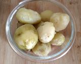 A picture of step 1 of "Lababdar Aloo -Mattar".