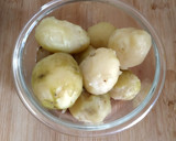 A picture of step 1 of "Lababdar Aloo -Mattar".