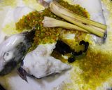 Gambar langkah 3 resipi Masak Lemak Cili Api Patin.